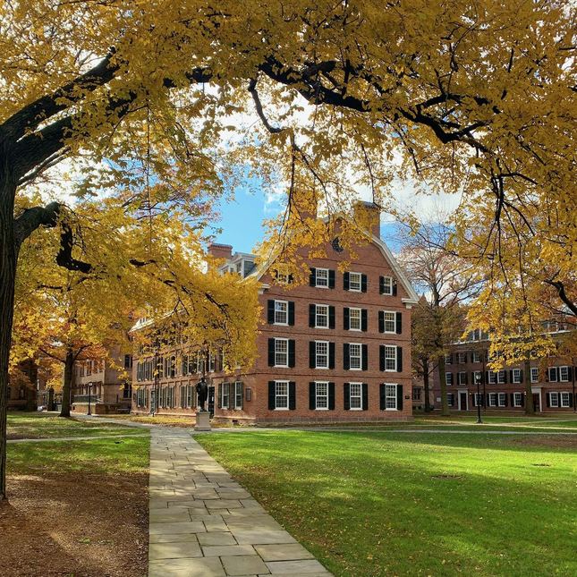 Yale's oldest: Connecticut Hall | Daily Snap | Yale Alumni Magazine